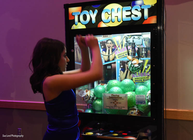 Prize Crane Games to Rent for Events